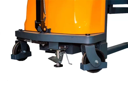 Штабелер гидравлический с электроподъемом 1,5 т 3,0 м XILIN CDD15B-E с раздвижными вилами 1009595 купить в Кургане