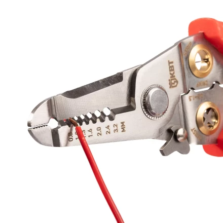 Многофункциональный стриппер КВТ WSS-02 для снятия изоляции с проводов 0.5–6.0 мм (102399) купить в Кургане