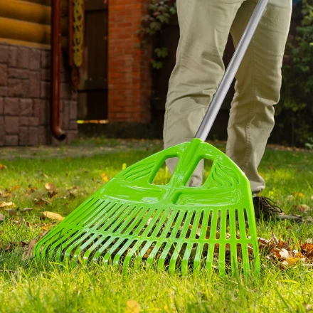 Грабли веерные пластиковые Palisad, 495 х 1680 мм, 23 плоских зуба, алюминиевый черенок, Россия, 61805 купить в Кургане