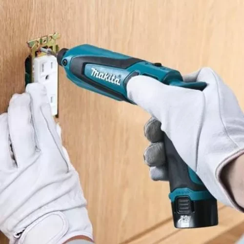 Аккумуляторная ударная отвертка Makita TD021DSE купить в Кургане