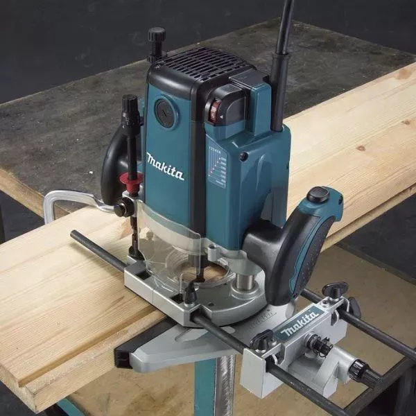 Фрезер RP2300FC Makita купить в Кургане
