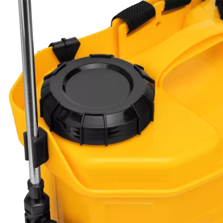 Опрыскиватель ранцевый аккумуляторный Denzel D-16LA, 16 л, 12 В, 8 Ач 64789 купить в Кургане