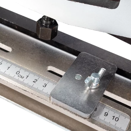 Шинорез гидравлический КВТ ШР-200 с прямым лезвием для шин шириной до 200 мм (85141) купить в Кургане