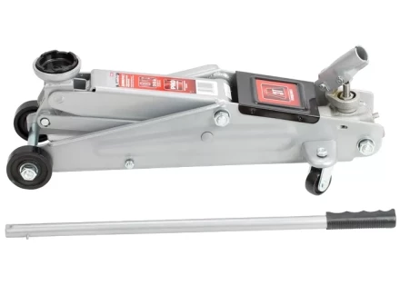 Домкрат гидравлический подкатной 3 тоны h подъема 130–410 мм поворотная ручка MATRIX 510345 купить в Кургане