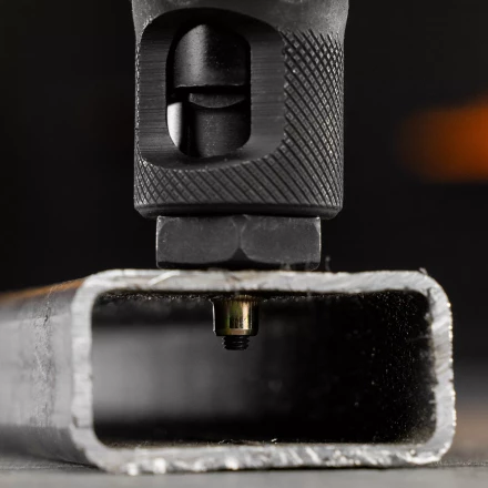 Заклепки резьбовые, стальные, оцинкованные, М3, пластиковый кейс, 200 шт. Denzel 40600 купить в Кургане