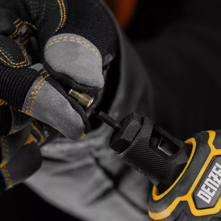 Заклепки резьбовые, стальные, оцинкованные, М4, пластиковый кейс, 140 шт. Denzel 40601 купить в Кургане