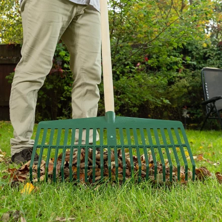 Грабли веерные пластиковые Сибртех, 420 мм, 22 плоских зуба, без черенка, Россия, 617055 купить в Кургане