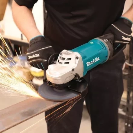 Угловая шлифовальная машина Makita GA7071X1 купить в Кургане