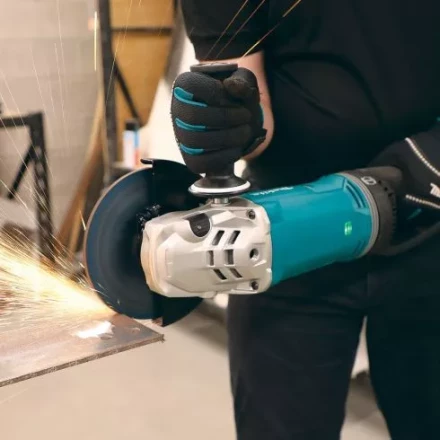 Угловая шлифовальная машина Makita GA7071X1 купить в Кургане