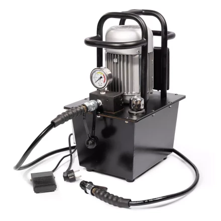 Насосная гидравлическая станция КВТ ПМЭ-7100 объем маслобака 10.0 л (230 В/50 Гц) (91798) купить в Кургане