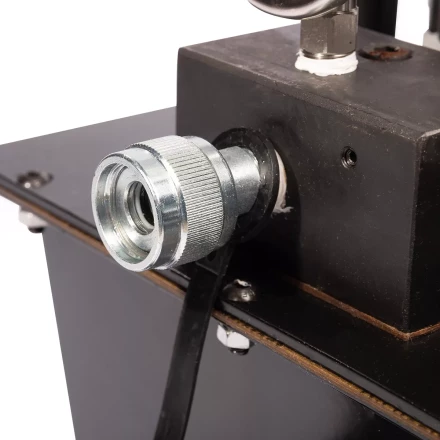 Насосная гидравлическая станция КВТ ПМЭ-7100 объем маслобака 10.0 л (230 В/50 Гц) (91798) купить в Кургане