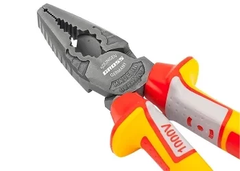 Плоскогубцы комбинированные, диэлектрические трехкомпонентные рукоятки до 1000 В, 180 мм GROSS 16989 купить в Кургане