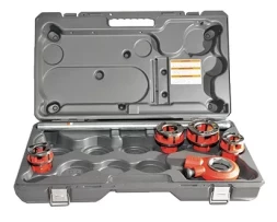 Правая резьбонарезная головка 3?8 – 1 1?4 с трещоткой, в пластиковом кейсе 11-R 13073