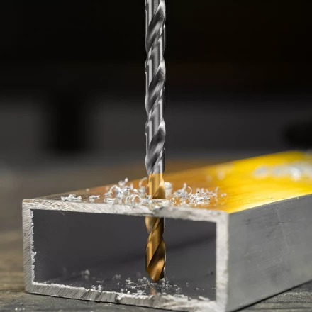 Сверло спиральное по металлу Denzel 5,5 х 139 мм, Р6М5, Golden Tip, удлиненное, 718255 купить в Кургане