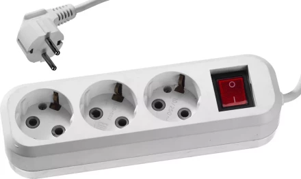 Удлинитель СИБИН электрический, ПВС сечение 0,75кв мм, 3 гнезда, макс мощн 2200Вт, 3м, заземление, выключатель 55036-3 купить в Кургане