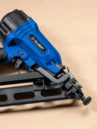 ЗУБР DA34-64, пневматический финишный нейлер для реечных гвоздей ЗУБР 15Ga, DA34 (32-64 мм), Профессионал (31926) купить в Кургане