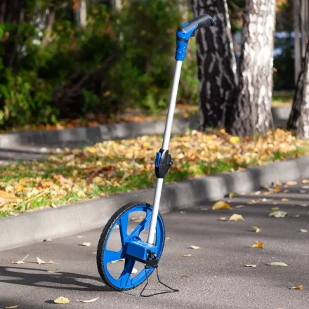 ЗУБР 0.1 - 9999 м, измерительное колесо, (курвиметр) со складной алюминиевой рукояткой, Профессионал (34880) купить в Кургане