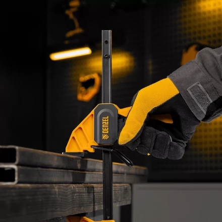 Струбцина F-образная Denzel, быстрозажимная, 150 х 55 мм, усиленный нейлоновый корпус, 20501 купить в Кургане