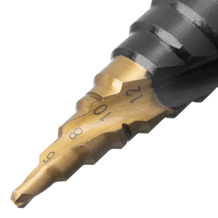 Сверло ступенчатое Denzel 723606, 4-6-8-10-12-14-16-18-20-22-24-26-28-30-32 мм, Р6М5, 6-гр. хвостовик купить в Кургане