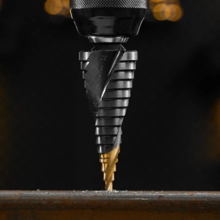 Сверло ступенчатое Denzel 723606, 4-6-8-10-12-14-16-18-20-22-24-26-28-30-32 мм, Р6М5, 6-гр. хвостовик купить в Кургане