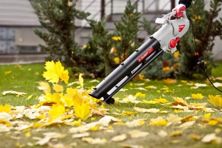 Пылесос ЗУБР садовый электрический, мусоросборник 40л, 2600Вт, 11000 - 15000об/мин, 12м3/мин, 160-270км/ч ЗПСЭ-2600 купить в Кургане