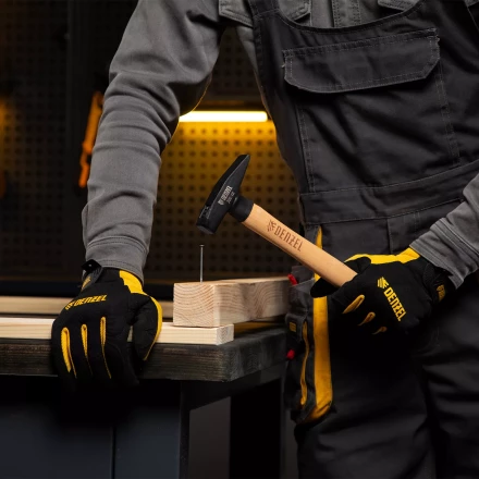 Молоток слесарный, 300 г Denzel, кованый квадратный боек, буковая рукоятка, 10427 купить в Кургане