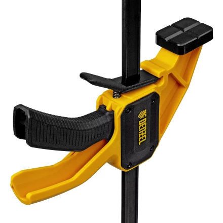 Струбцина F-образная Denzel 20507, быстрозажимная, 450 х 80 мм, усиленный нейлоновый корпус купить в Кургане