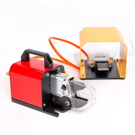 Пресс-клещи пневматические КВТ ПКП-01 для опрессовки наконечников и разъемов матрицами МПК (85396) купить в Кургане