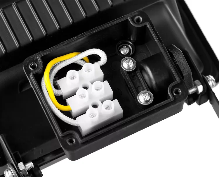 Прожектор STAYER "MASTER" MAXLight галогенный, с дугой крепления под установку, черный, 150Вт 57101-B купить в Кургане