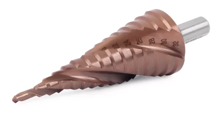 Ступенчатое сверло MESSER HSS CO 4-32х15 с кобальтовым покрытием и тремя спиральными канавками. купить в Кургане