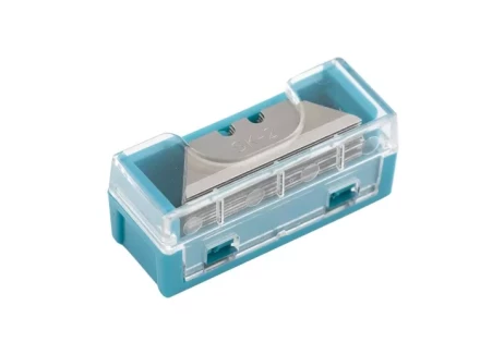 Лезвия МИНИ 9 мм трапециевидные пластиковый пенал 15 шт GROSS 79373 купить в Кургане