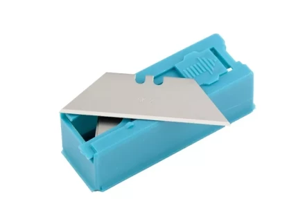 Лезвия 19 мм трапециевидные пластиковый пенал 12 шт GROSS 79376 купить в Кургане