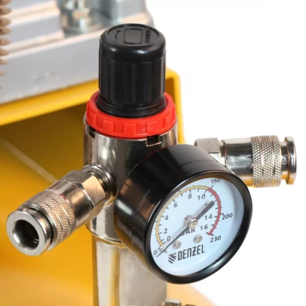 Компрессор воздушный, ременный привод BCI4000-T/100, 4.0 кВт, 100 литров, 690 л/мин Denzel 58123 купить в Кургане