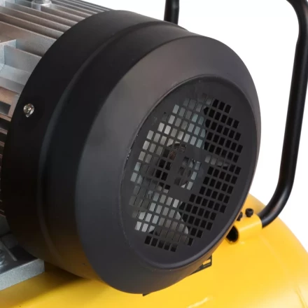 Компрессор воздушный, ременный привод BCI4000-T/100, 4.0 кВт, 100 литров, 690 л/мин Denzel 58123 купить в Кургане