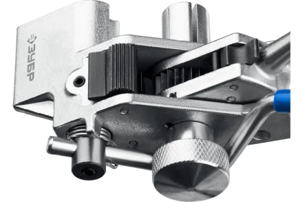 Инструмент для натяжения ленты ИНХ-20 ЗУБР 22624 купить в Кургане