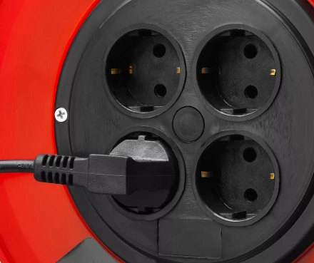 Удлинитель на катушке &quot;ПВС 307&quot;, 30 м, 2500 Вт, 4 гнезда, ПВС 3х0,75 кв мм, ЗУБР 55083-30 купить в Кургане