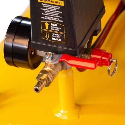 Компрессор воздушный BCI3000-T/200, ременный привод , 3.0 кВт, 200 литров, 530 л/мин Denzel 58119 купить в Кургане